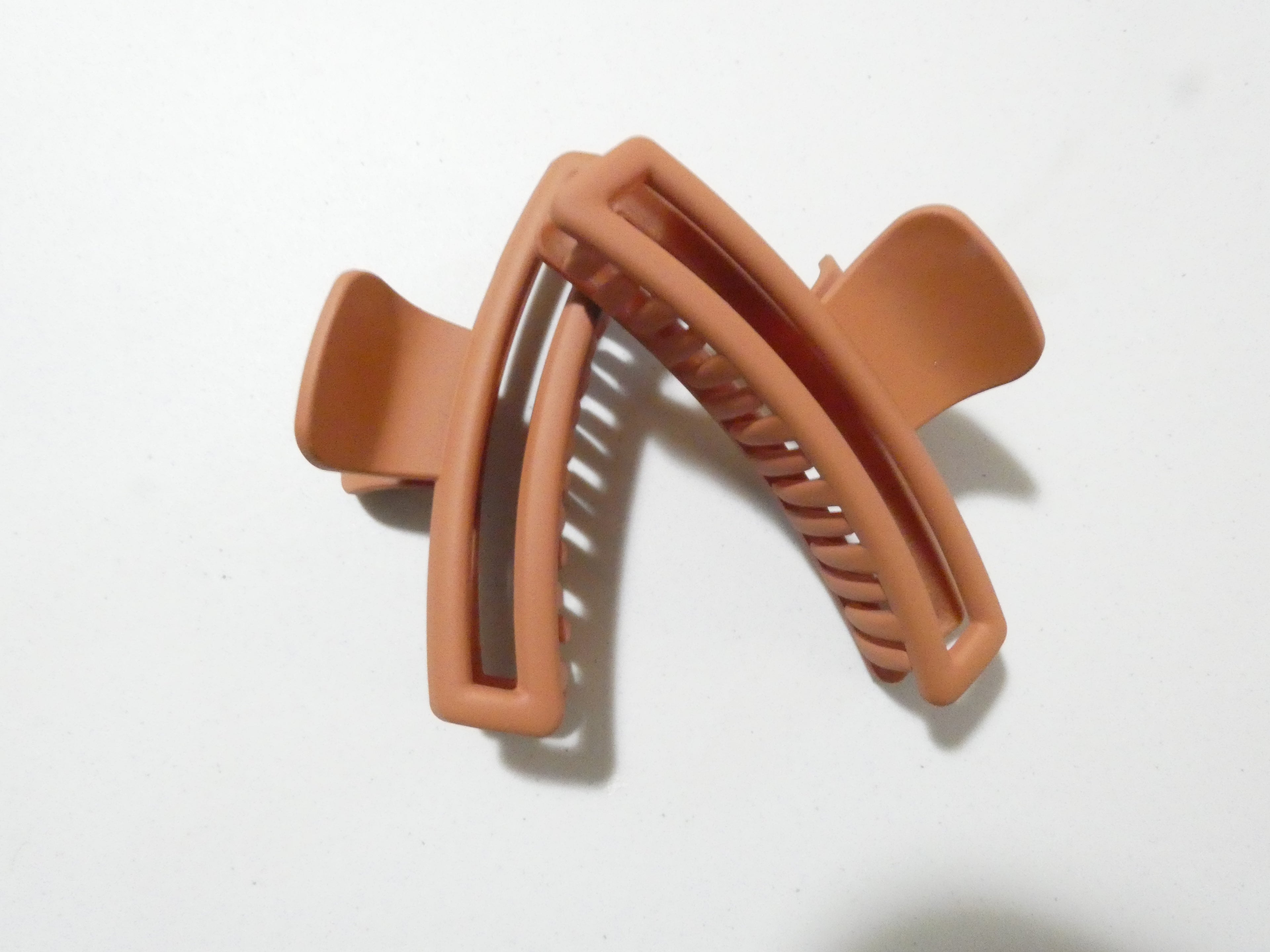 Matte claw clips