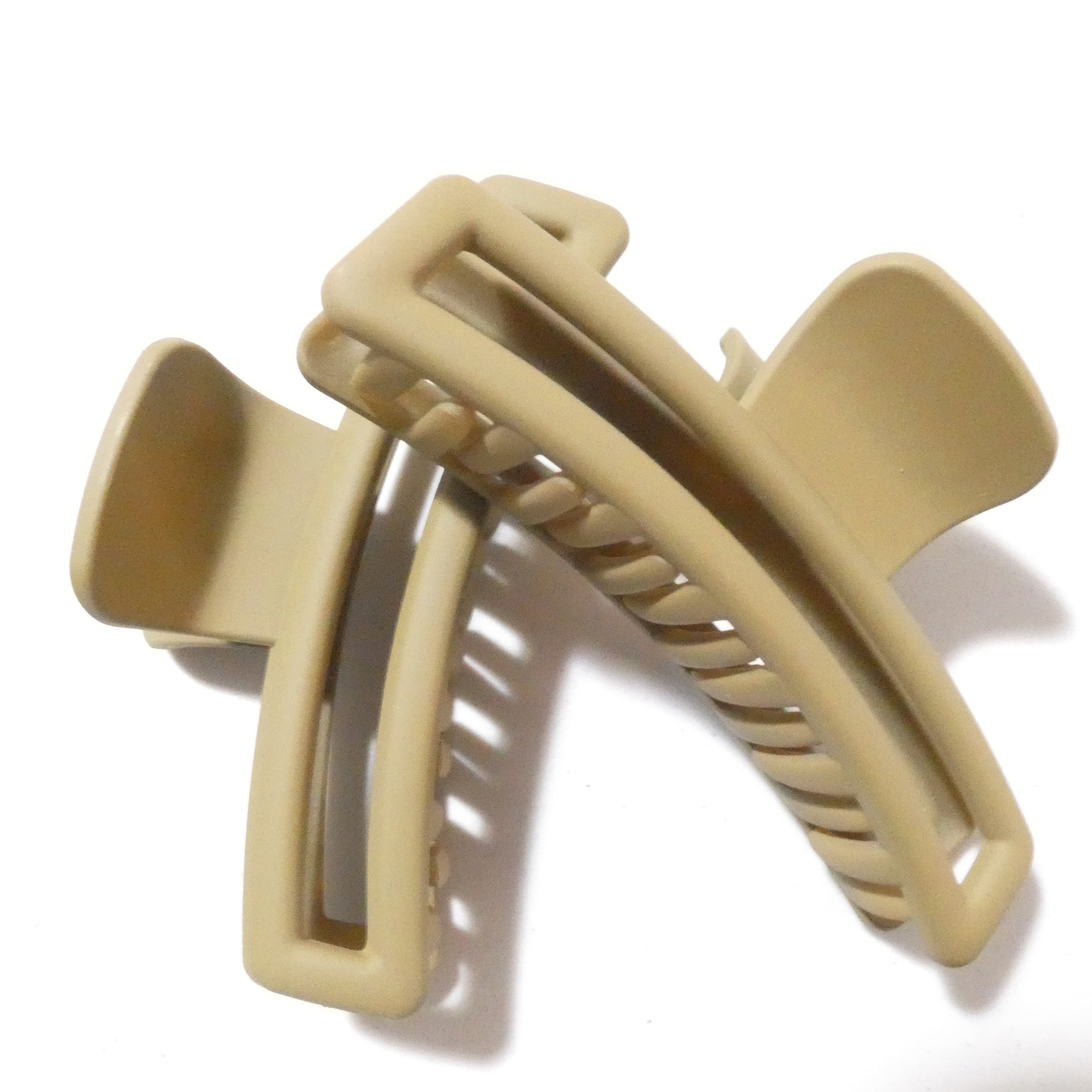 Matte claw clips